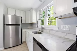 8 Maple Crest Cir, Holyoke, MA 01040 - Photo 13