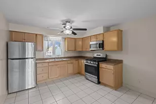 135 Vale St, Fall River, MA 02724 - Photo 11