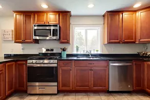 11 Province St, Pepperell, MA 01463 - Photo 3