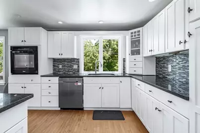 30 Benham St, Haverhill, MA 01830 - Photo 13