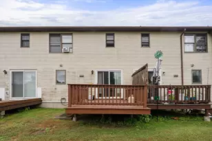 340 Dale St, Chicopee, MA 01013 - Photo 21
