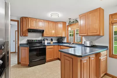 51 Briarcliff St, Springfield, MA 01128 - Photo 11