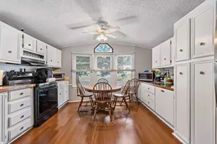 147 Pine Ave, Sturbridge, MA 01566 - Photo 5