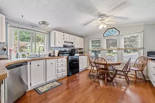 147 Pine Ave, Sturbridge, MA 01566 - Photo 9