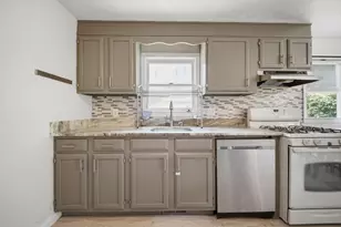 631 E Merrimack St, Lowell, MA 01852 - Photo 15