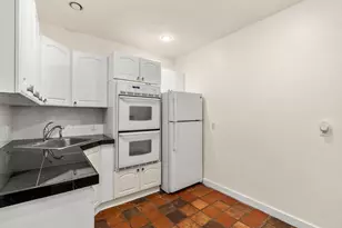 112 Pinckney St, Boston, MA 02114 - Photo 11