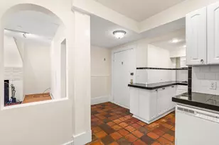 112 Pinckney St, Boston, MA 02114 - Photo 13