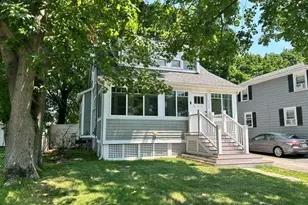 724 East St, Dedham, MA 02026 - Photo 3