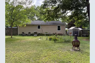 11 Butternut St, Springfield, MA 01128 - Photo 5