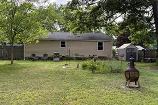 11 Butternut St, Springfield, MA 01128 - Photo 5
