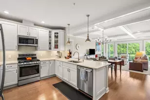 60 Merrimac St, Amesbury, MA 01913 - Photo 9
