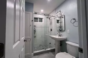 121 Highland Rd, Somerville, MA 02144 - Photo 11