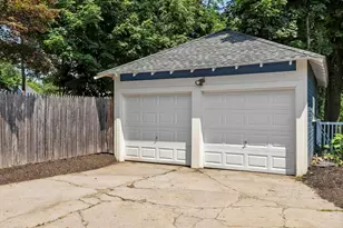 33 Hammond St, Leominster, MA 01453 - Photo 37