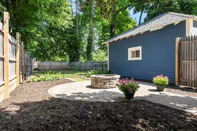33 Hammond St, Leominster, MA 01453 - Photo 35