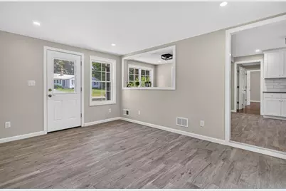 27 Sherwood Ave, Westfield, MA 01085 - Photo 9