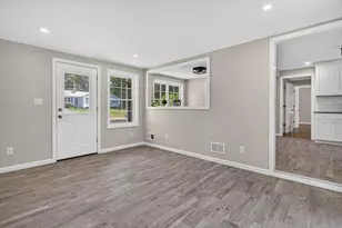 27 Sherwood Ave, Westfield, MA 01085 - Photo 9