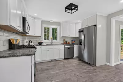 27 Sherwood Ave, Westfield, MA 01085 - Photo 13