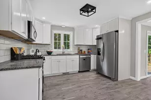 27 Sherwood Ave, Westfield, MA 01085 - Photo 13