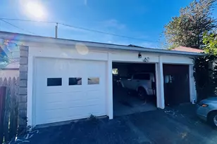 23 Woodford St, Worcester, MA 01604 - Photo 35