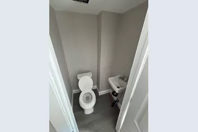 39 Dublin, Chicopee, MA 01013 - Photo 3