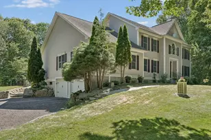 203 Maple St, Douglas, MA 01516 - Photo 3