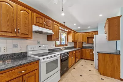 47 Arnold St, Marlborough, MA 01752 - Photo 11
