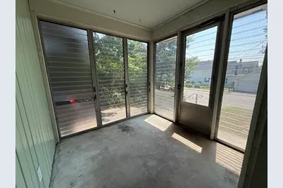 36 Fifth Avenue, Lowell, MA 01854 - Photo 15