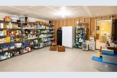 717 Northampton St #12, Holyoke, MA 01040 - Photo 37