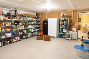717 Northampton St, Holyoke, MA 01040 - Photo 37