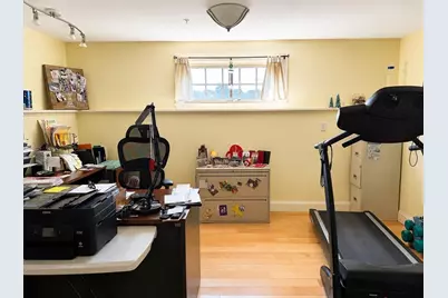 717 Northampton St #12, Holyoke, MA 01040 - Photo 35