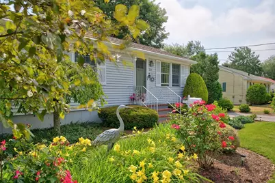 212 Pine Grove St, New Bedford, MA 02745 - Photo 3