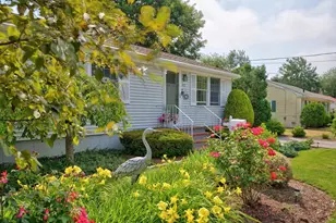 212 Pine Grove St, New Bedford, MA 02745 - Photo 3