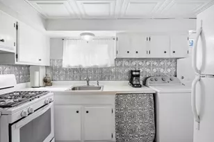 10 Cleveland Ave, Wareham, MA 02532 - Photo 3