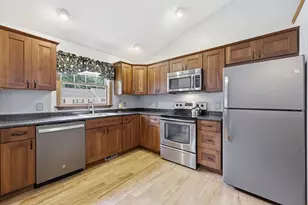19 Rosewood Ln, Southwick, MA 01077 - Photo 5