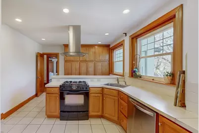 52 Rockledge Rd, Newton, MA 02461 - Photo 9