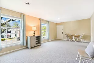 39 Yorktown Dr, Springfield, MA 01108 - Photo 5