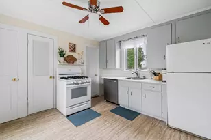 11 Glendale St, Salem, MA 01970 - Photo 5