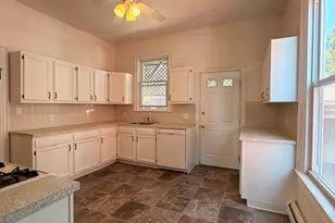 11 Grant St, Boston, MA 02125 - Photo 9