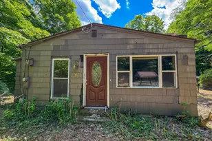 332 Batchelor St, Granby, MA 01033 - Photo 3