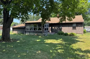 20 Pleasant St, Ludlow, MA 01056 - Photo 5