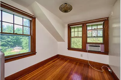 9 McClure St, Amherst, MA 01002 - Photo 21