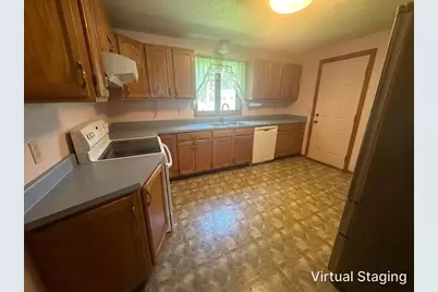 250 Ramblewood Dr, Springfield, MA 01118 - Photo 5