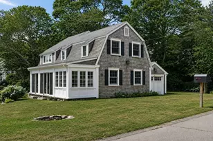 51 Davis St, Tisbury, MA 02568 - Photo 3