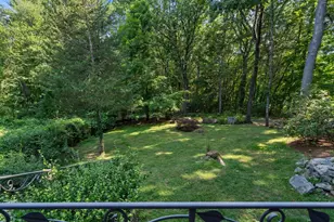 7 Hilltop Ln, Framingham, MA 01701 - Photo 9