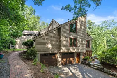 7 Hilltop Ln, Framingham, MA 01701 - Photo 3