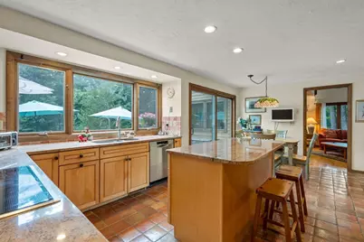 7 Hilltop Ln, Framingham, MA 01701 - Photo 15