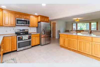 10 Ellis St, Medway, MA 02053 - Photo 7