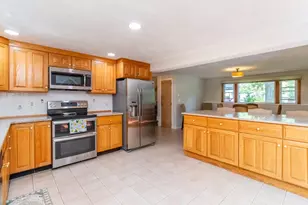 10 Ellis St, Medway, MA 02053 - Photo 7