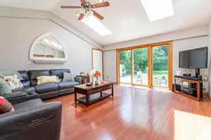 10 Ellis St, Medway, MA 02053 - Photo 3
