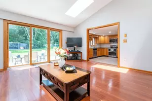 10 Ellis St, Medway, MA 02053 - Photo 5